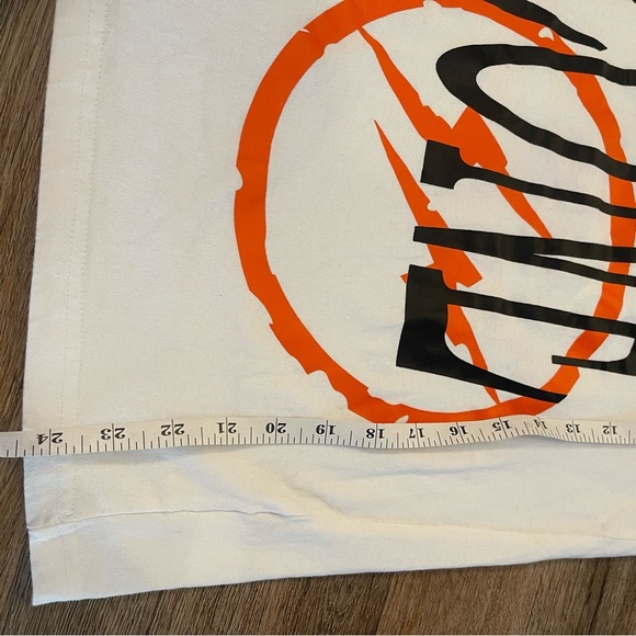 Vlone Tee Men’s Sz Small White All Over Logo Streetwear Skate  NWOT - Picture 6 of 7